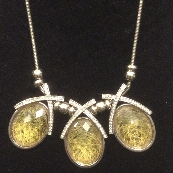 Oblong stone necklace and earring set - Picture 3 of 3